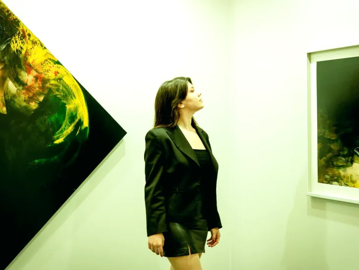 Blikket på kunsten i galleriet